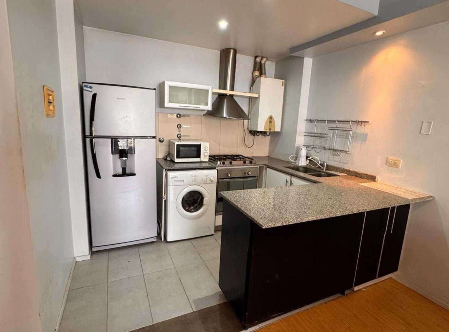 Foto de DEPARTAMENTO 2 AMBIENTES MUY LUMINOSO FLORES VENTA, imagen 5