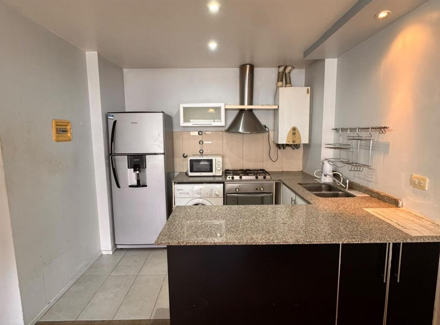 Foto de DEPARTAMENTO 2 AMBIENTES MUY LUMINOSO FLORES VENTA, imagen 4