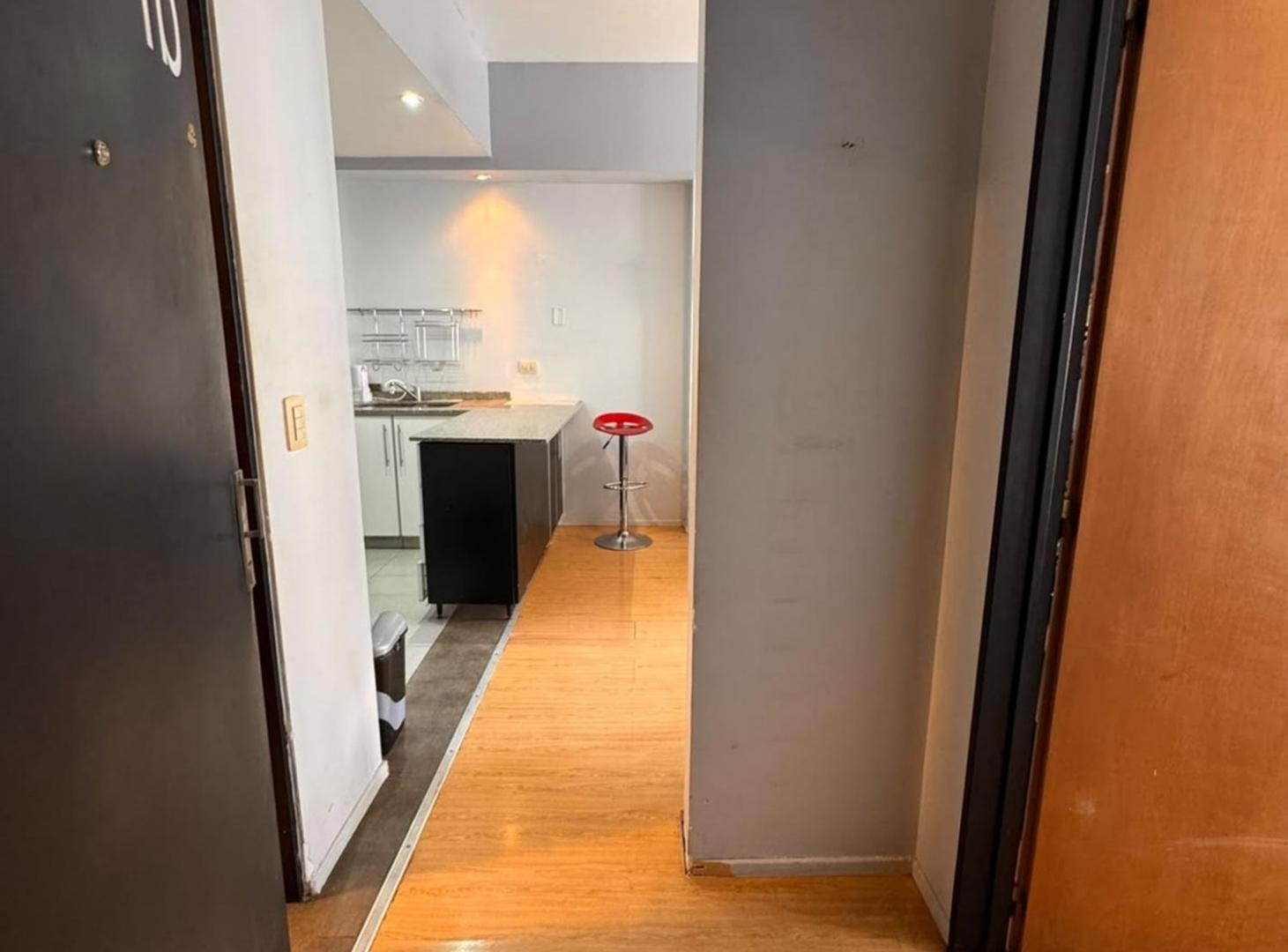 Foto de DEPARTAMENTO 2 AMBIENTES MUY LUMINOSO FLORES VENTA, imagen 2
