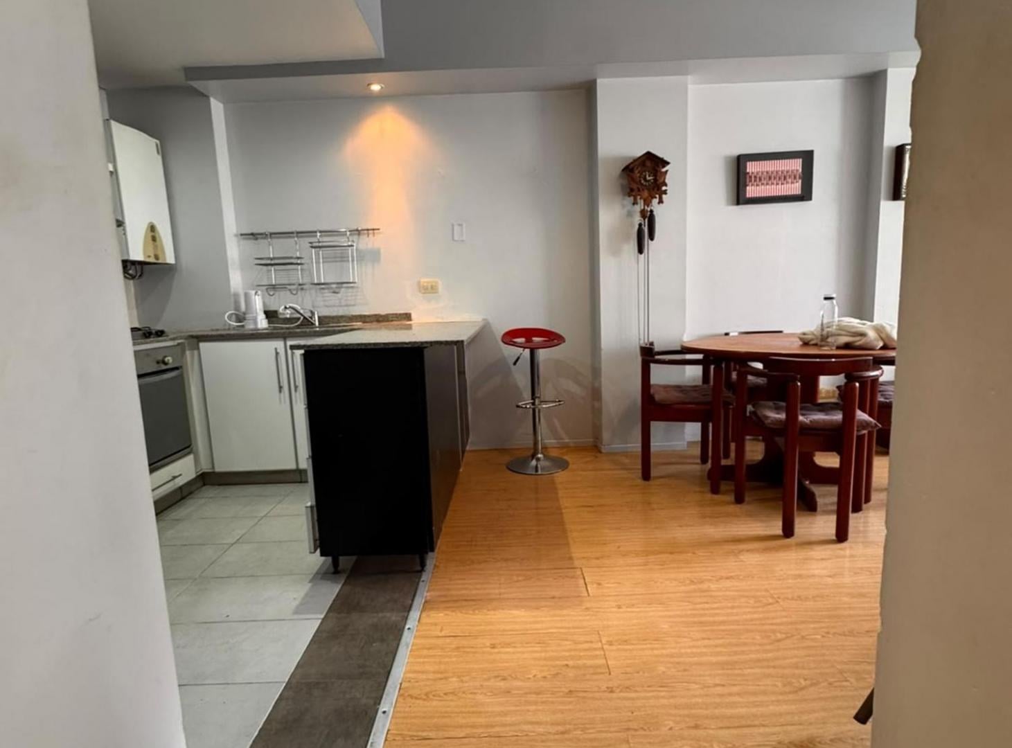 Foto de DEPARTAMENTO 2 AMBIENTES MUY LUMINOSO FLORES VENTA, imagen 3