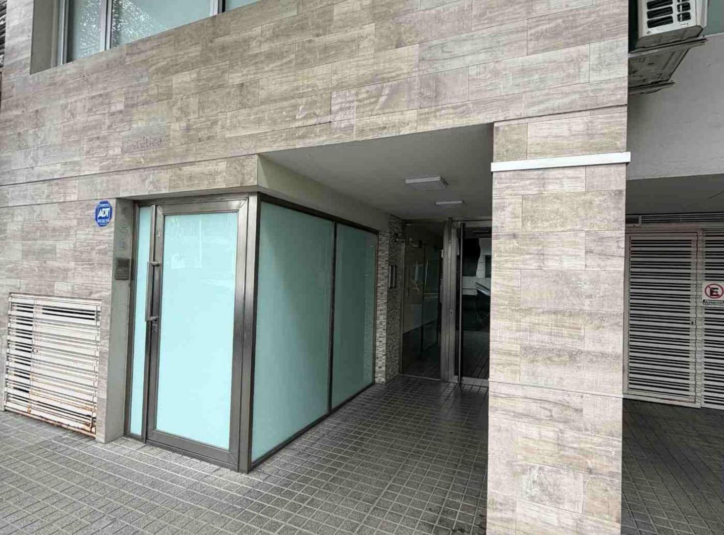Foto de VENTA MONOAMBIENTE CON BALCON AL FRENTE EN DEVOTO, imagen 2