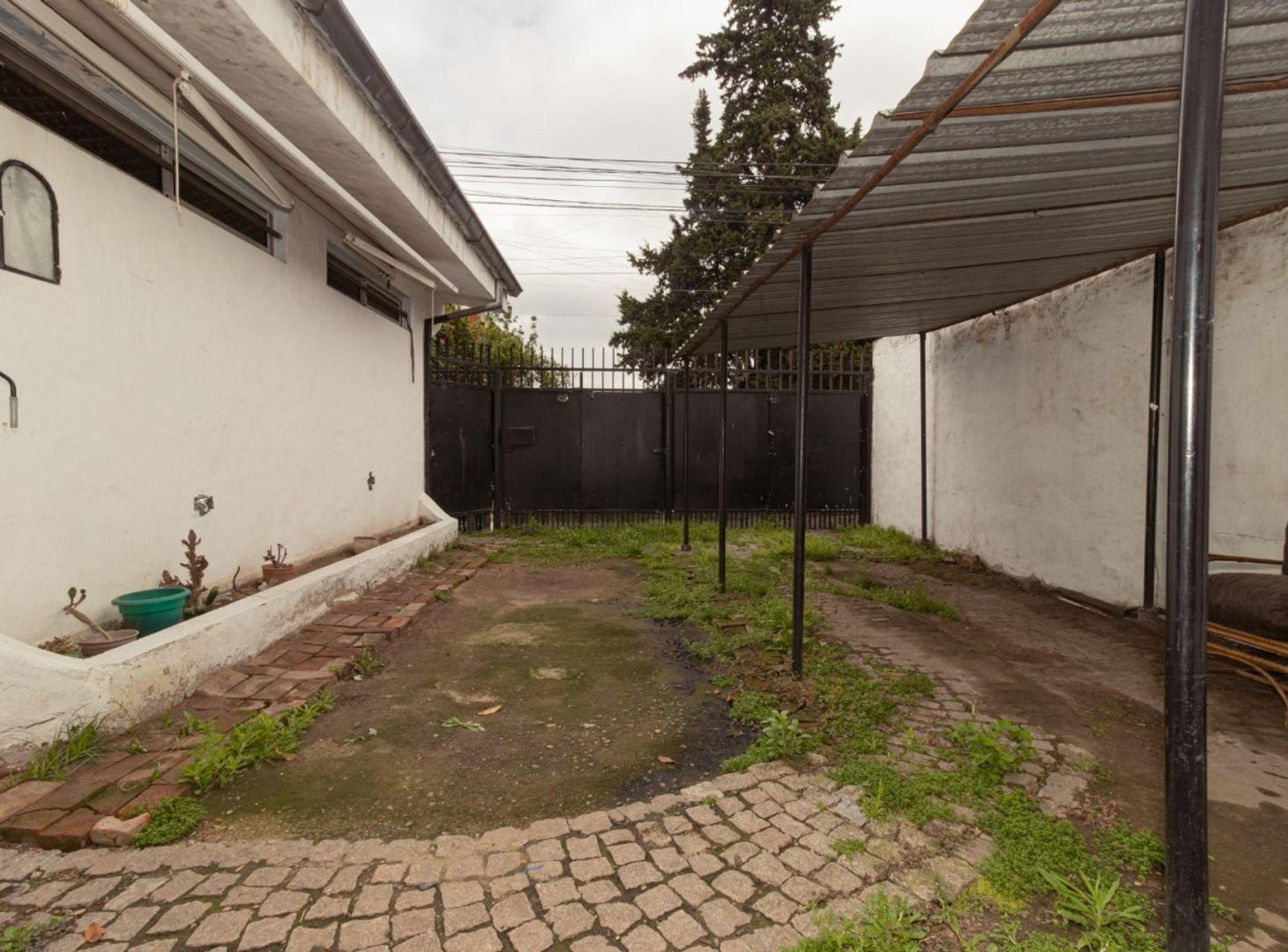 Foto de VENTA CASA 3 AMB.LOS POLVORINES C LOCAL Y COCHERA, imagen 4