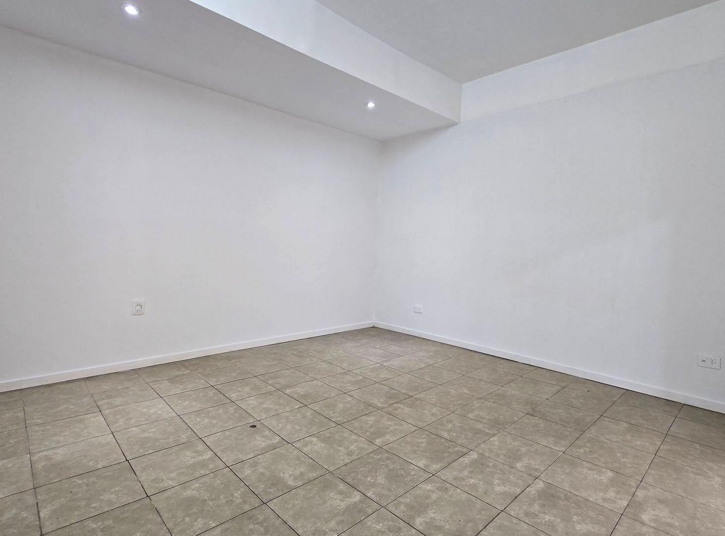 Foto de PH EN BLOCK VENTA 4 AMB VILLA BOSCH CON PATIO, imagen 1