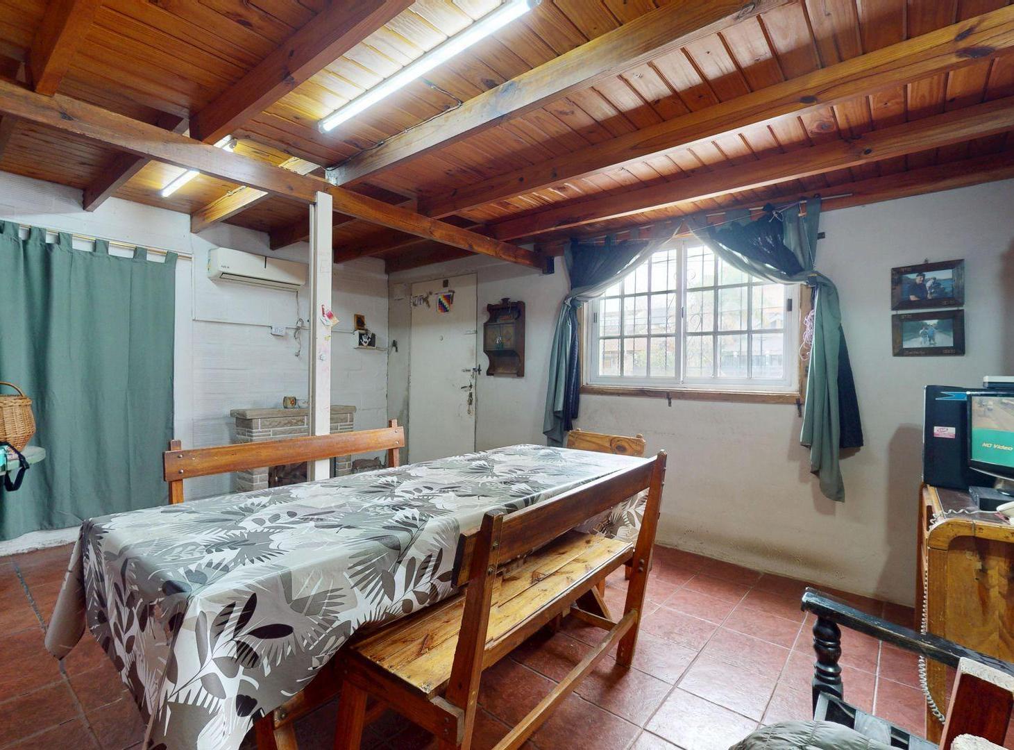 Foto de VENTA LOCAL TALLER CON VIVIENDA ITUZAINGO, imagen 2