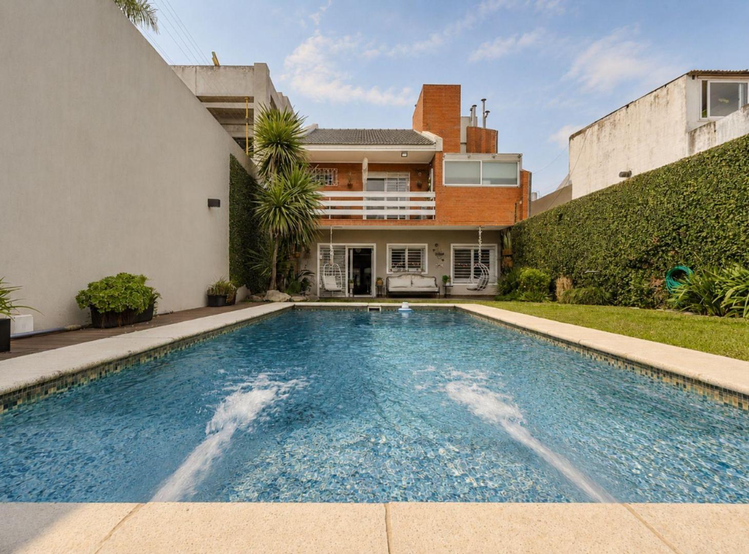 Foto de Alquiler Venta 6 amb Jardin y Pileta V. Devoto, imagen 2