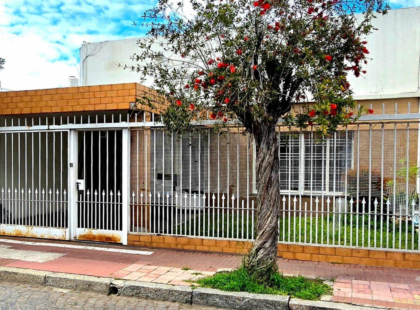 Foto de Venta CASA Versalles 4 amb Garage – Patio – Jardín, imagen 1