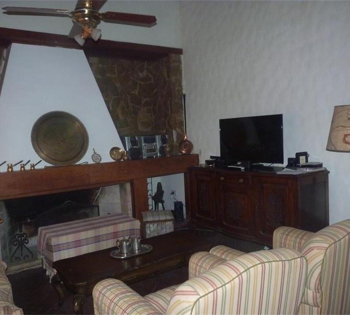 Hermosa Casa en Zona San Carlos 1