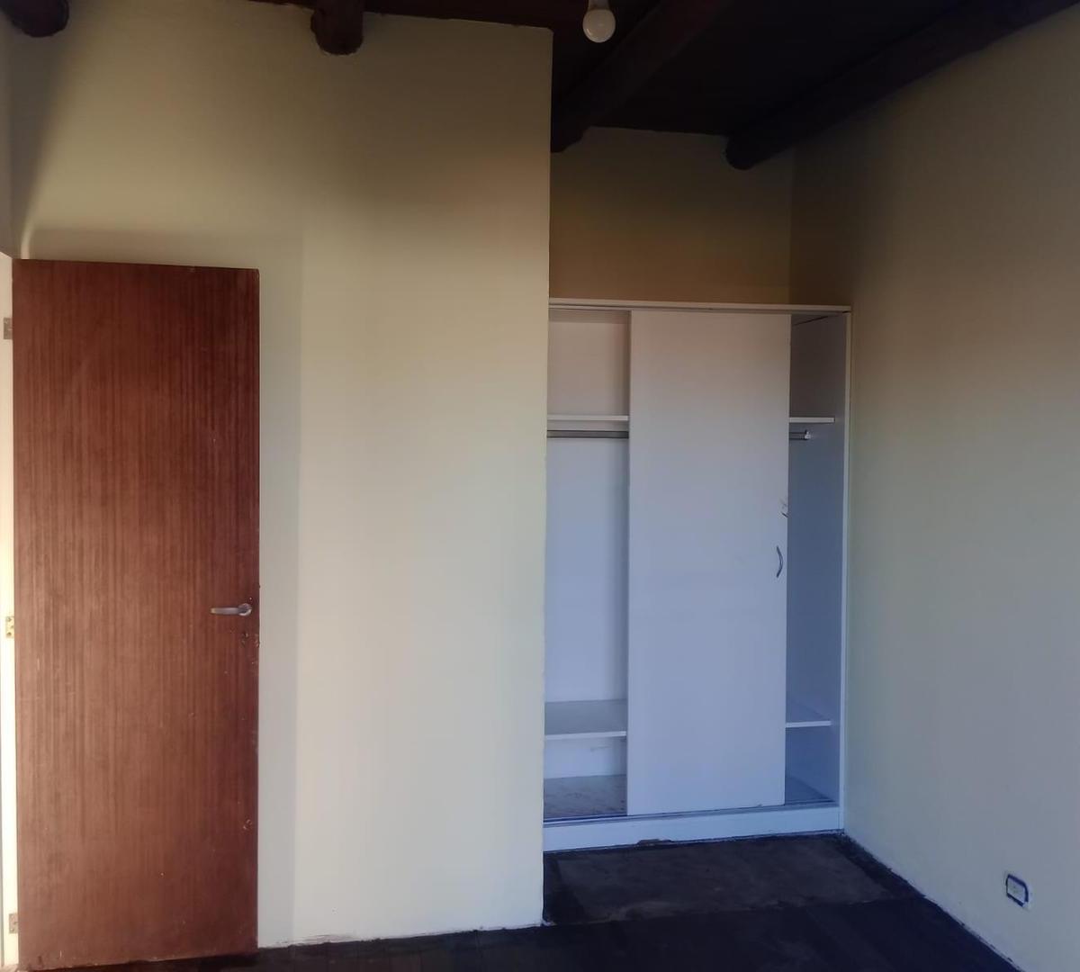 Casa Tipo Dúplex de 2 Dorm. a La Venta 5