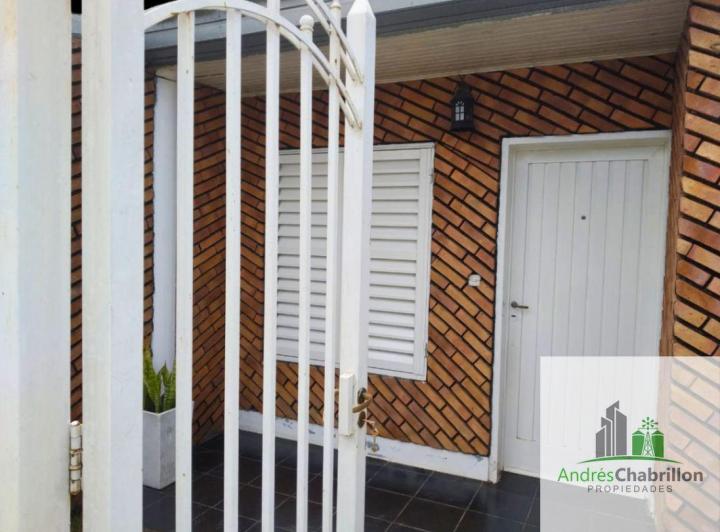 Casa en venta de 3 dormitorios c/ cochera en Concordia 4