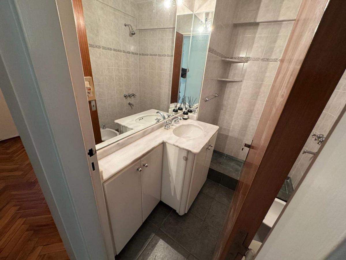 Venta Depto. a Reciclar 4 Amb. Av Cabildo.84 m². 3