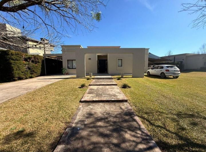 CASA/pileta  LOTE INTERNO SAN ISIDRO LABRADOR 3