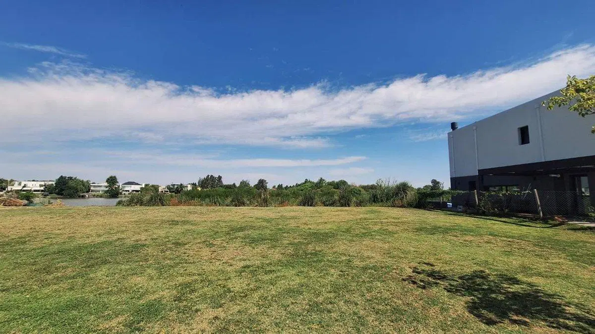 Venta LOTE AL RIO AMARRA PROPIA B°Náutico EL CANAL 3
