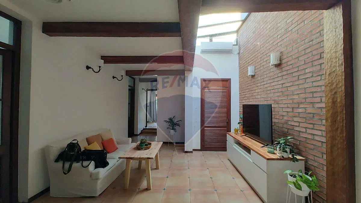 VENTA - CASA 4 AMB CON PISCINA - CAMPANA CENTRO 3