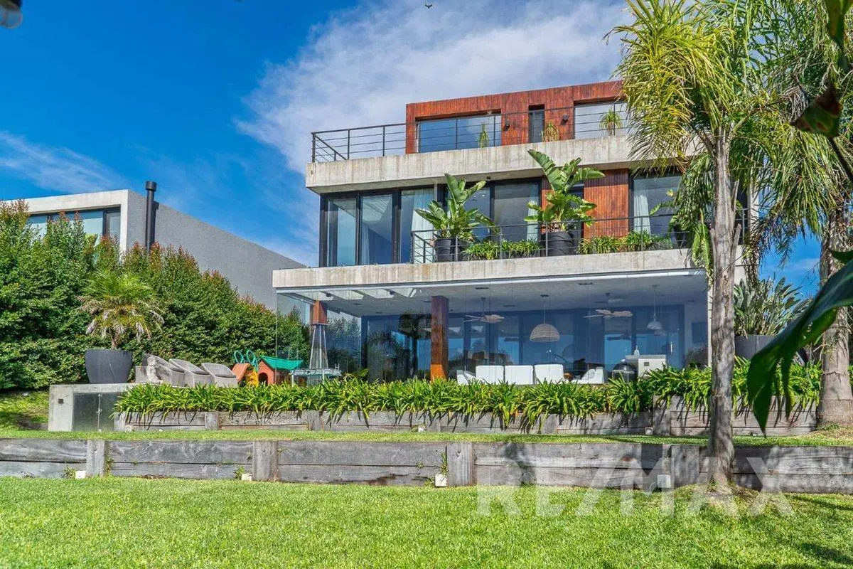 Venta casa 9 ambientes en El Yacht Nordelta 2