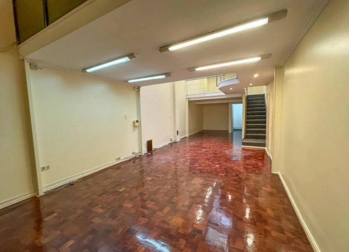Venta oficina, edificio estilo Francés MICROCENTRO 5
