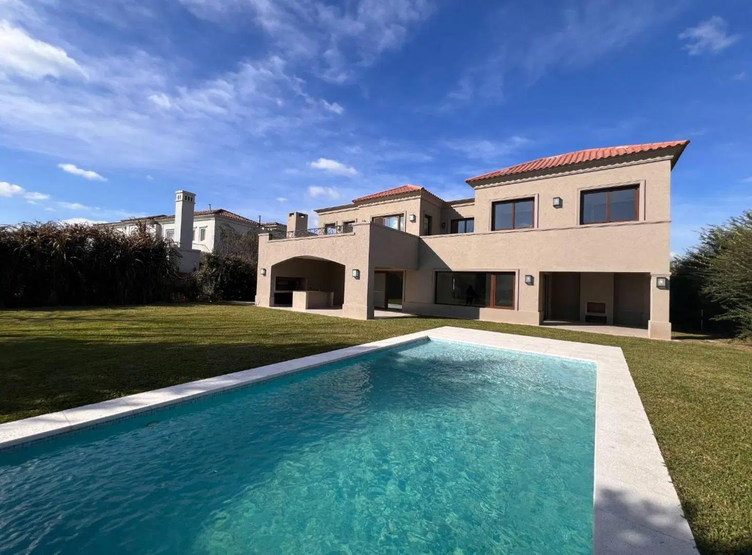 VENTA CASA EN LA RESERVA CARDALES 6 AMB. 2