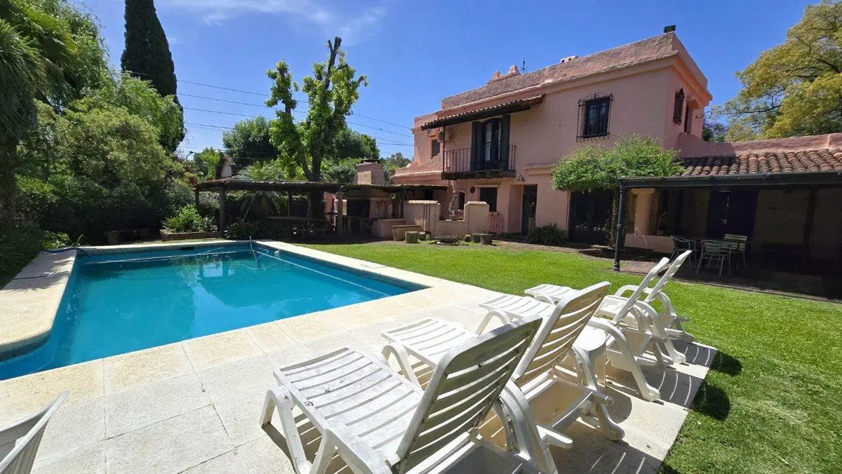 CASA en VENTA en LA HORQUETA, 9 AMBIENTES JARDIN 2