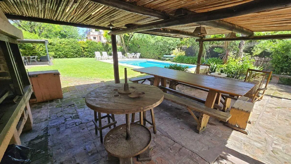 CASA en VENTA en LA HORQUETA, 9 AMBIENTES JARDIN 4