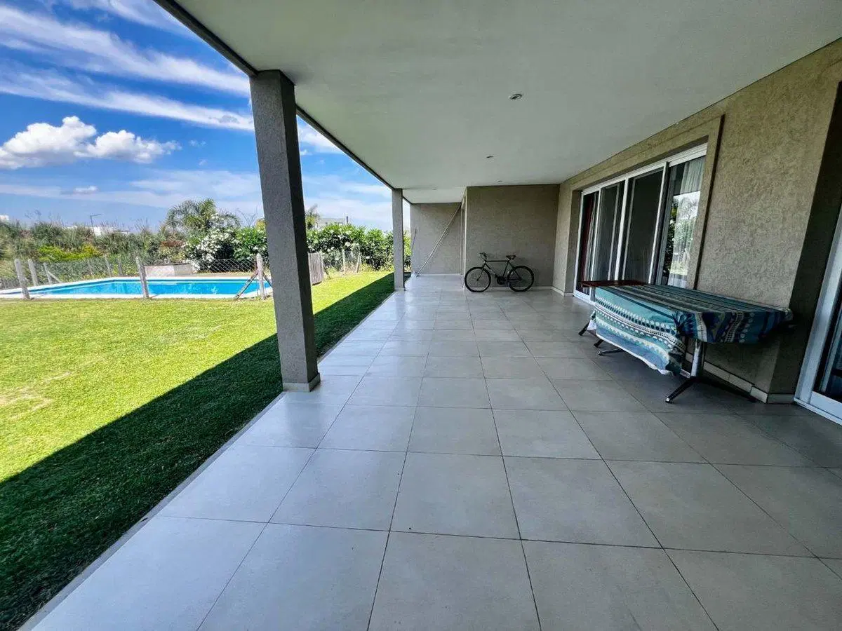 VENTA CASA 5 AMBIENTES Y PILETA CANTON NORTE 3