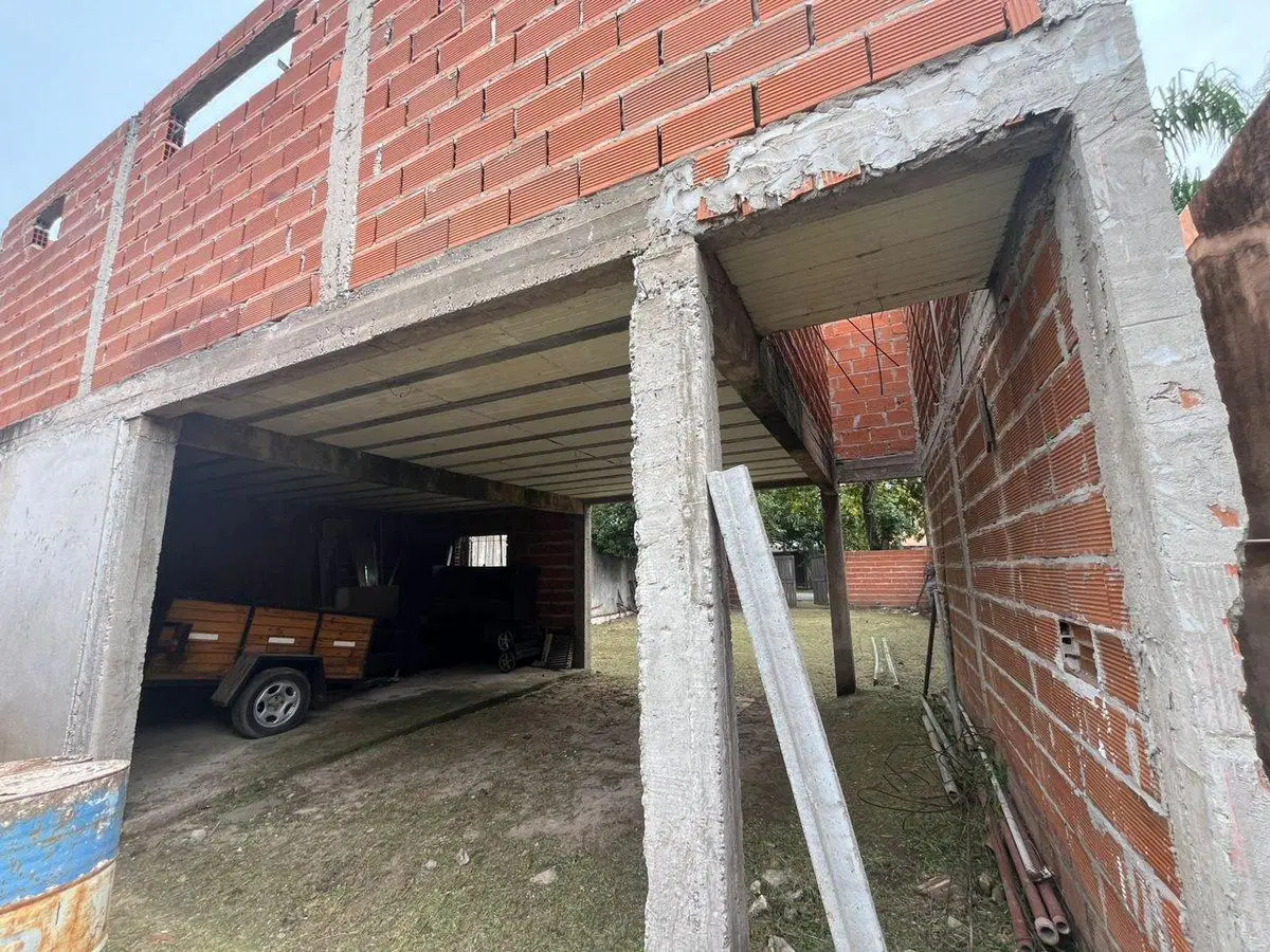 Venta casa a terminar mas otra en construcc Pilar 2