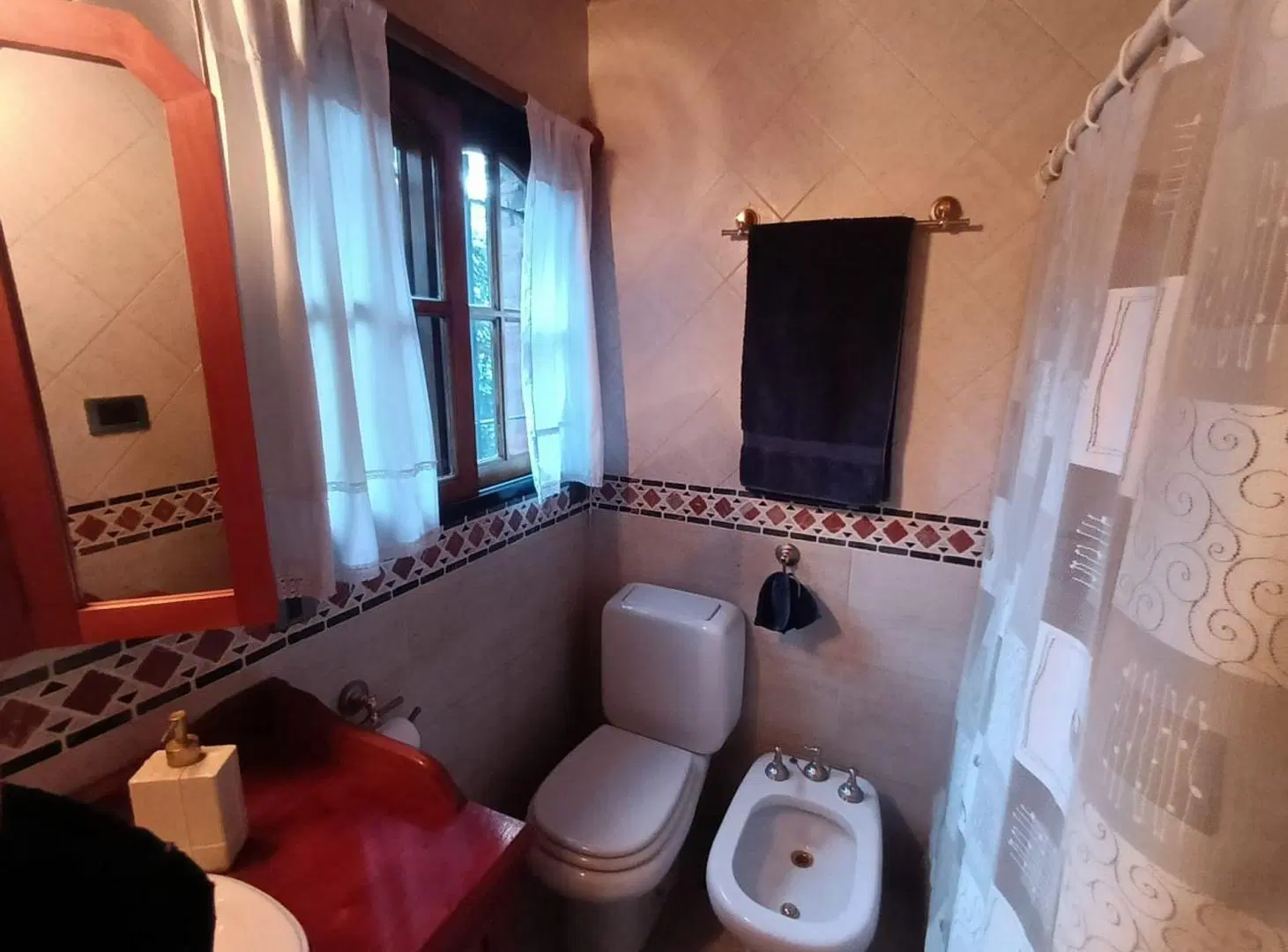 Excelente propiedad sobre lote de 2800 5