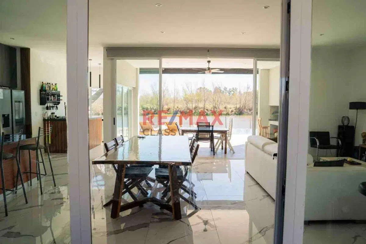 CASA EN VENTA BARRIO EL CAZAL AL RIO 4