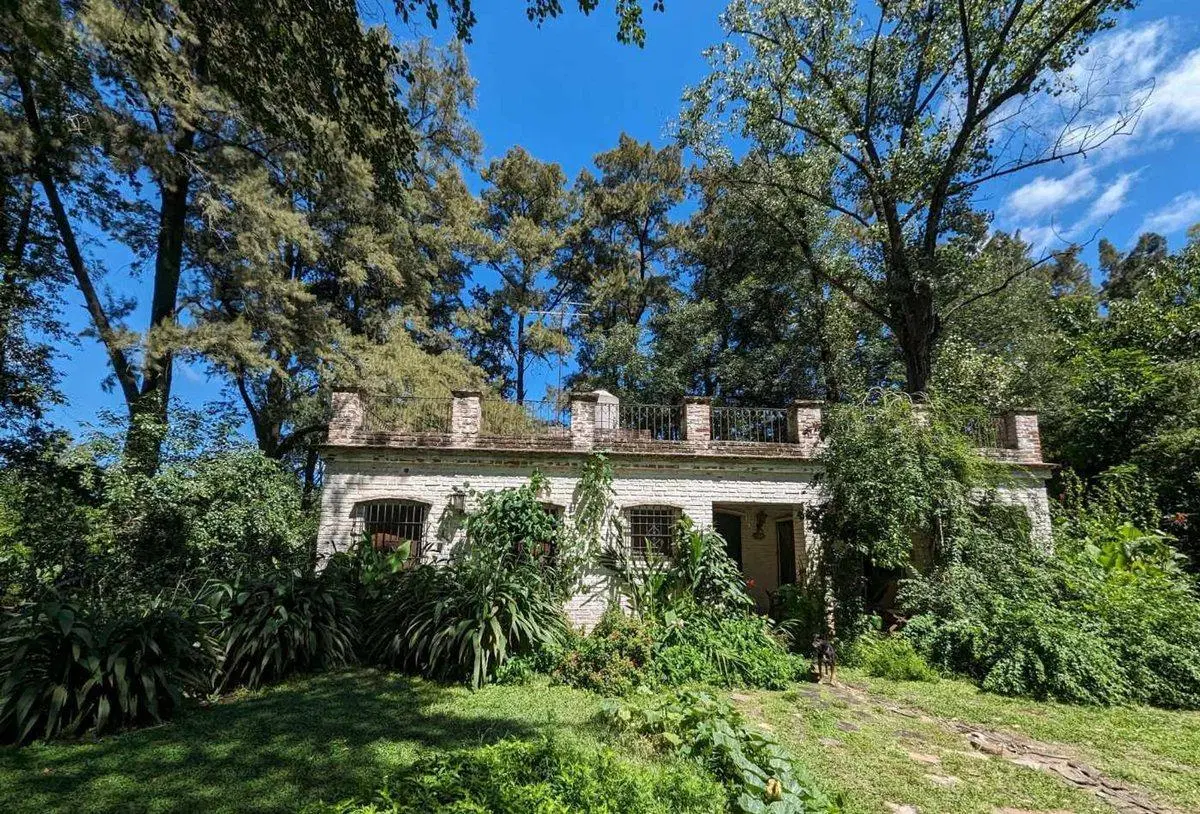 Casa en Venta Del Viso Parque de 2700 m2 Piscina 2