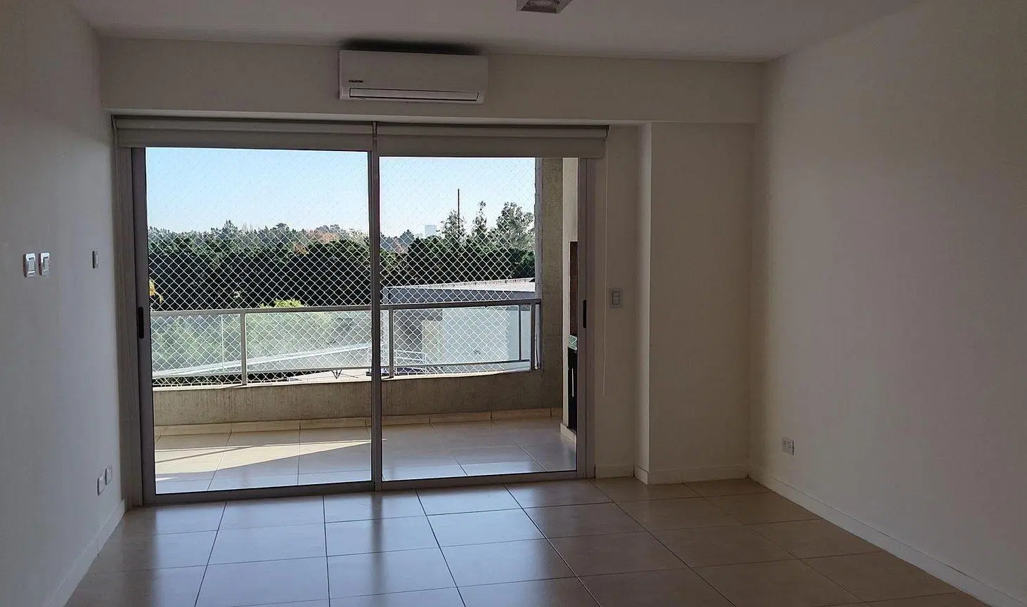 Alq. dto.2 amb. c/ cochera, dormitorio con vestid. 3