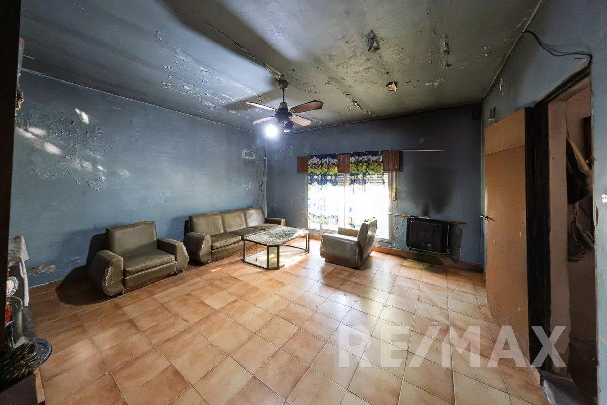 Venta Casa 3 Amb + Monoambiente Lote propio 324 m2 4
