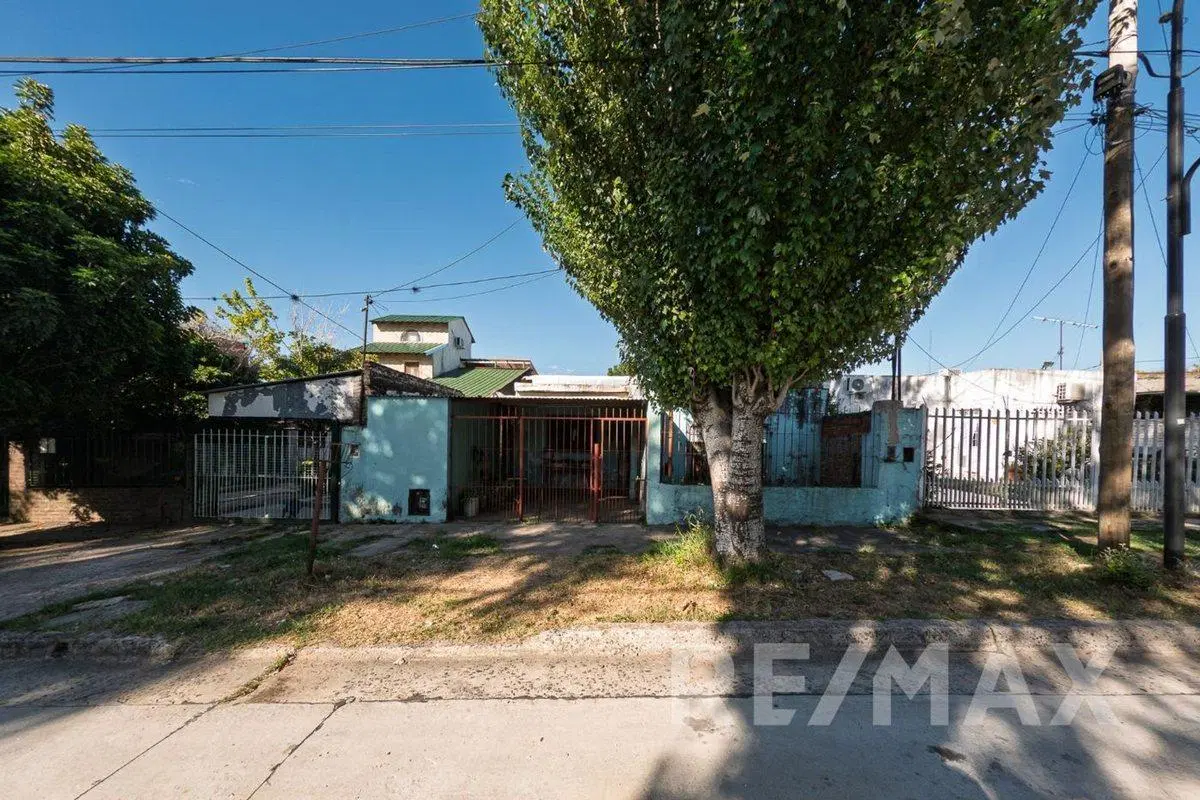 Venta Casa 3 Amb + Monoambiente Lote propio 324 m2 2