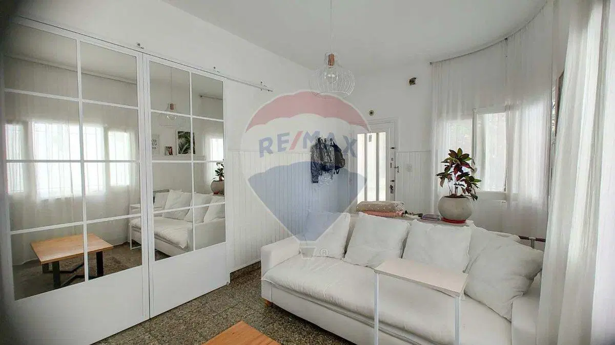 VENTA - CASA 5 AMB + LOCAL / COCHERA - CAMPANA 5