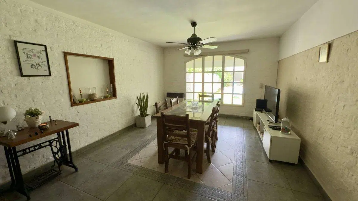 VENTA CASA 6 AMB DON TORCUATO JARDIN Y PILETA 5