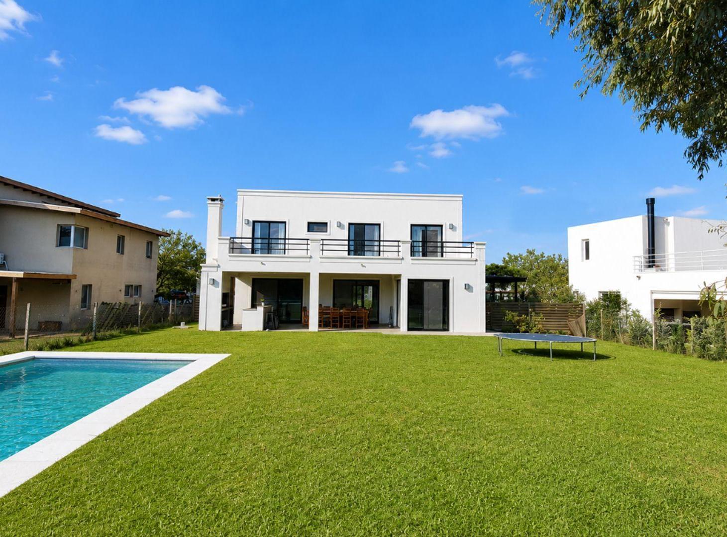 VENTA CASA B° SAN MATIAS AREA 3 C/PILETA L.INTERNO