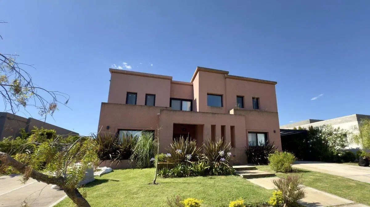 VENTA CASA 7 AMB CANTON NORTE A LA LAGUNA 3
