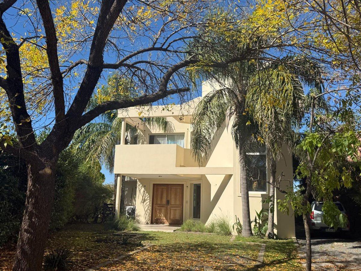VENTA.CASA A LA LAGUNA. SANTA CATALINA PUERTA 1
