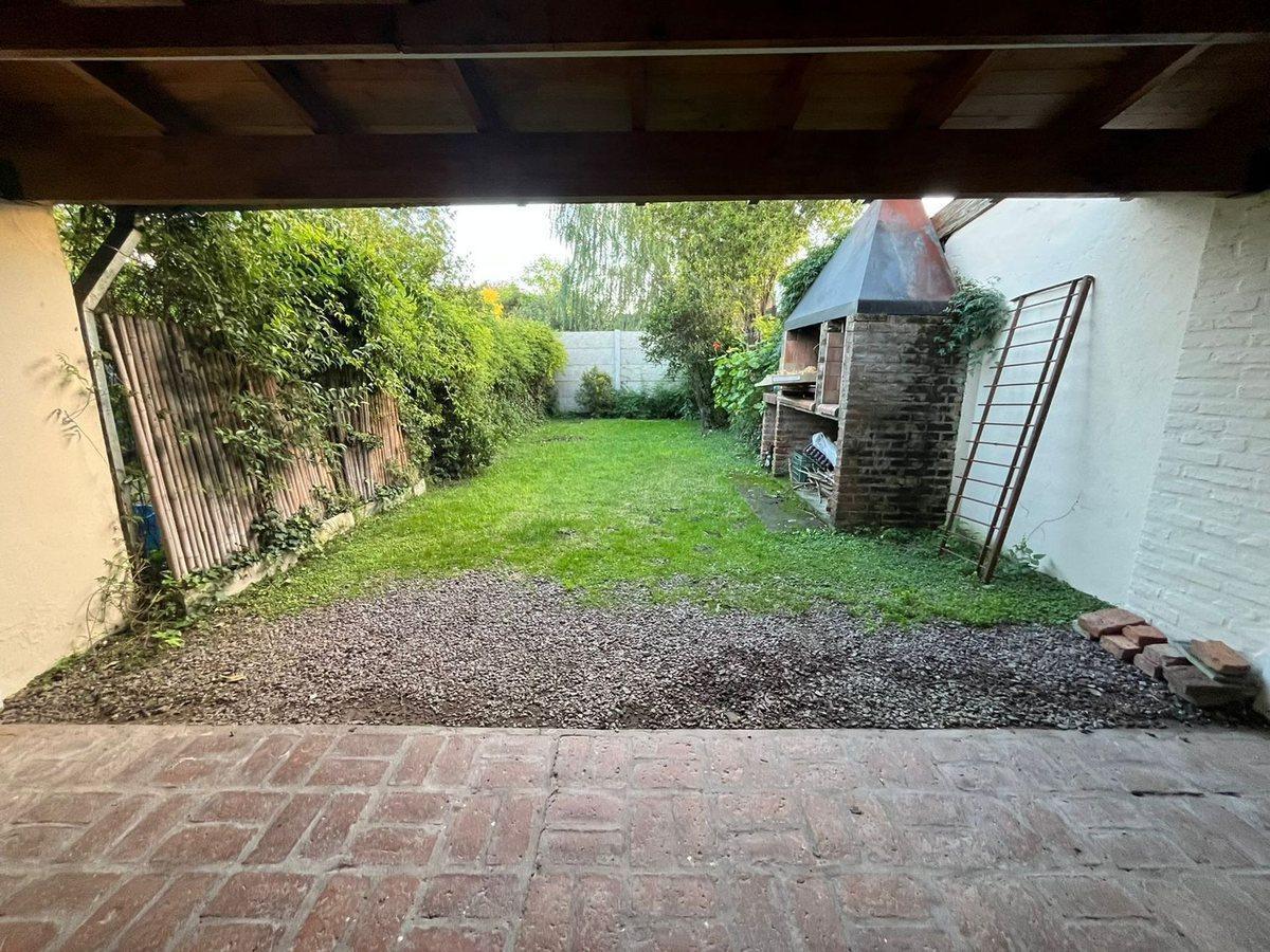 Venta Casa Triplex 4 amb Pilar apto crédito
