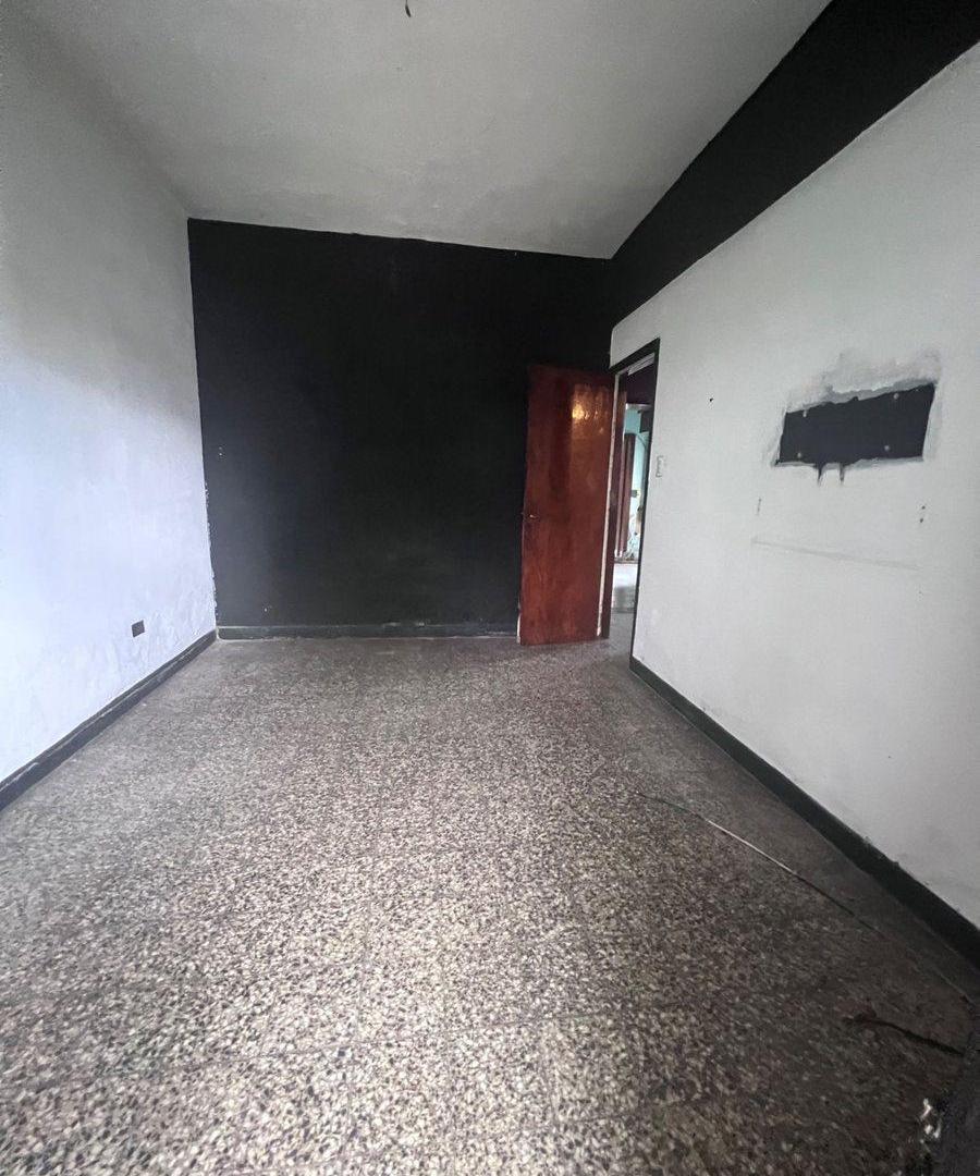 Casa venta en Munro a refaccionar con lote propio