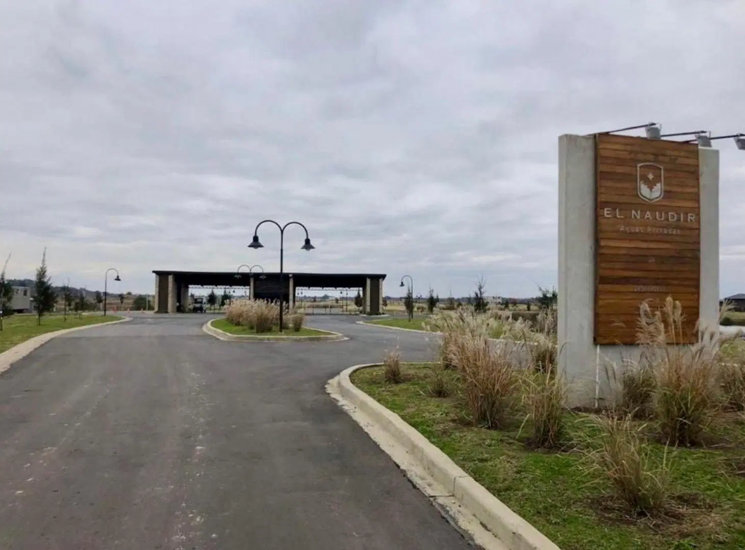 VENTA DE LOTE EN B. EL NAUDIR CON SALIDA AL RIO 5