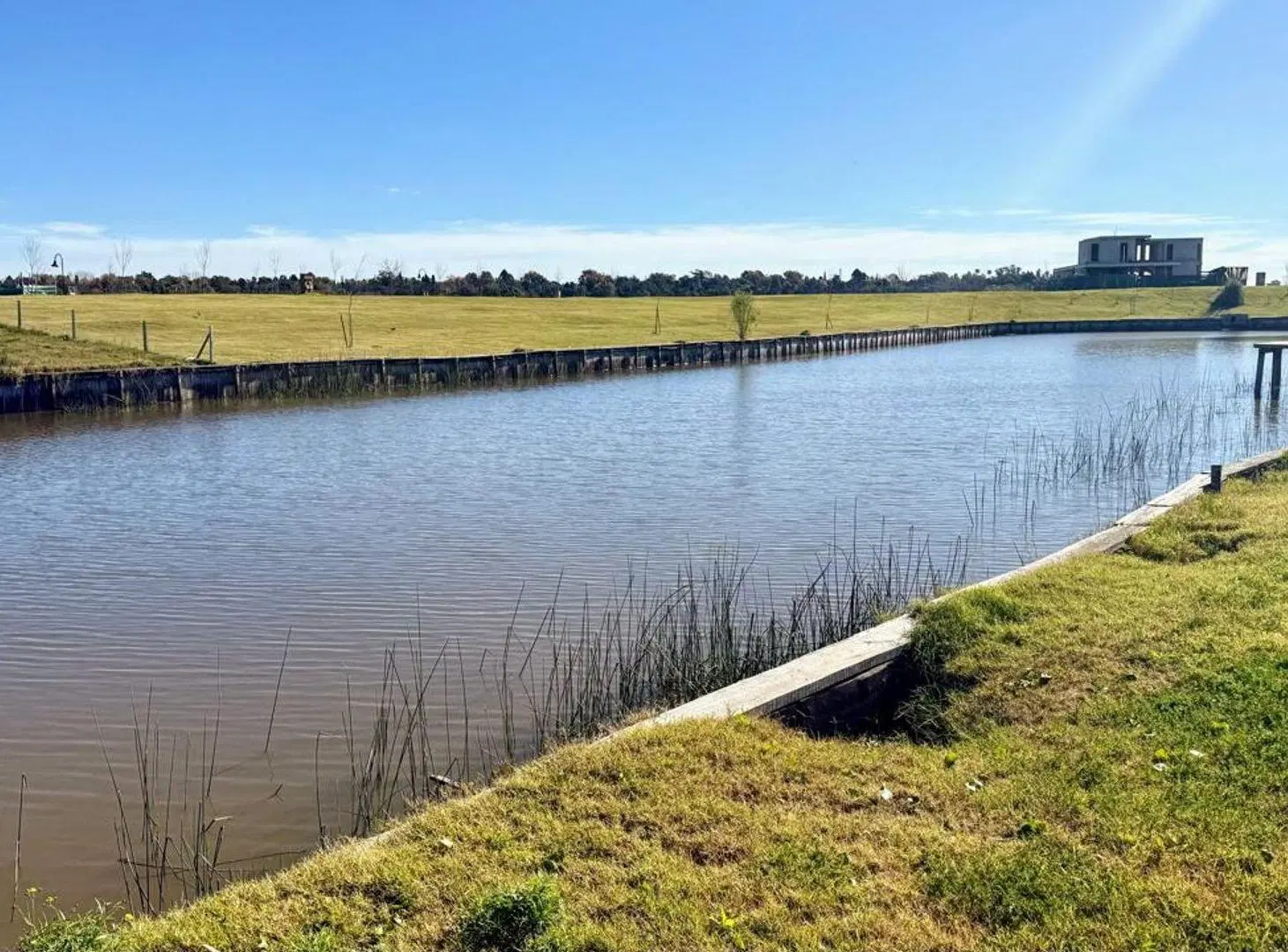 VENTA DE LOTE EN B. EL NAUDIR CON SALIDA AL RIO 4