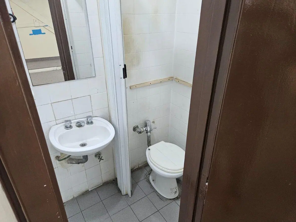 Venta oficina frente a la bolsa de comercio 80 m2 5