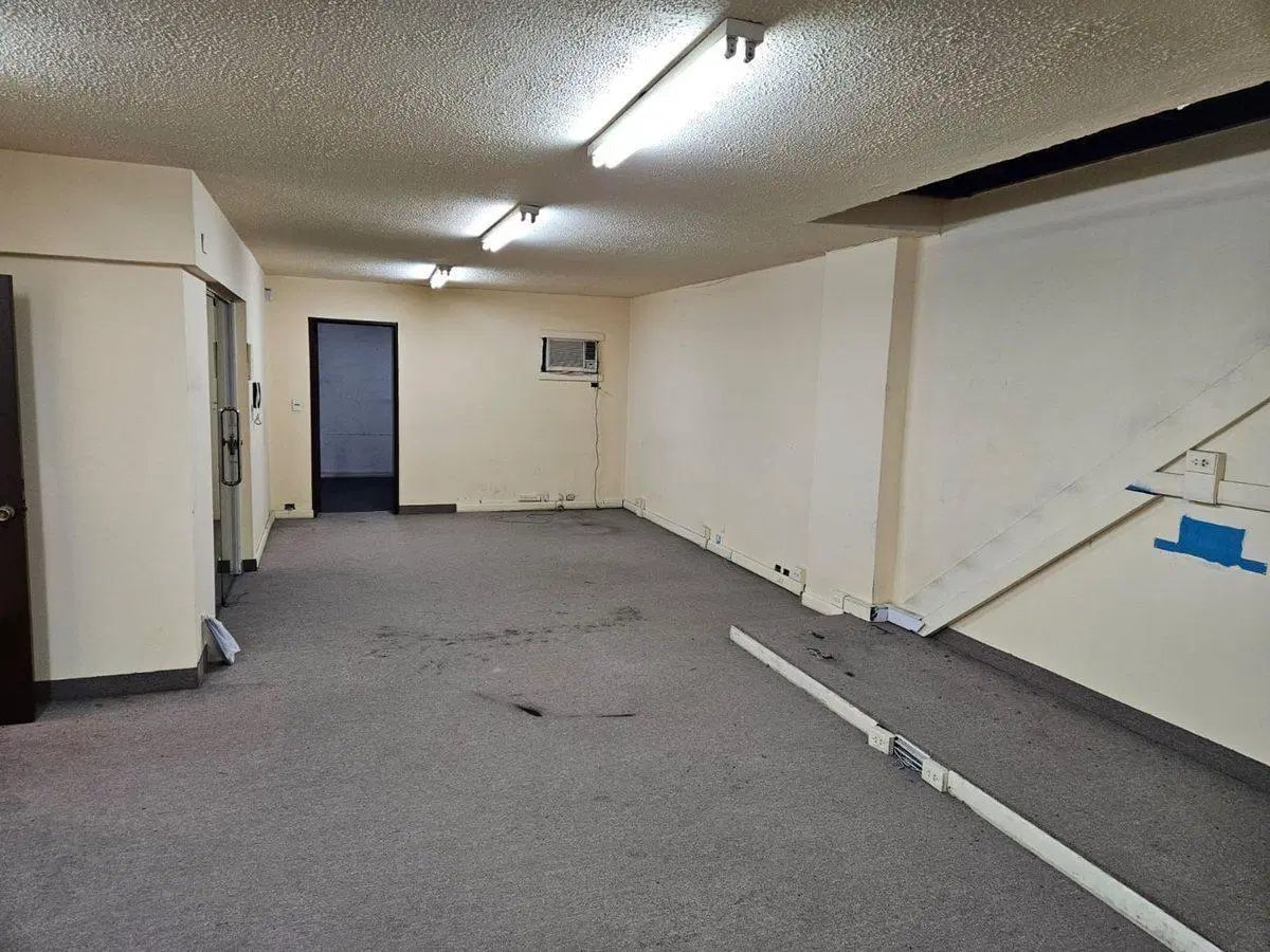 Venta oficina frente a la bolsa de comercio 80 m2 5