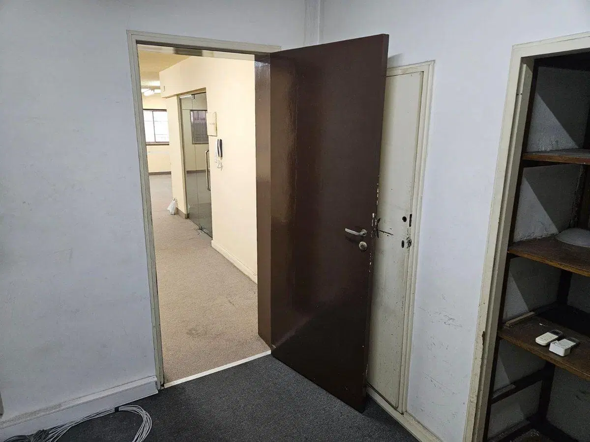 Venta oficina frente a la bolsa de comercio 80 m2 2