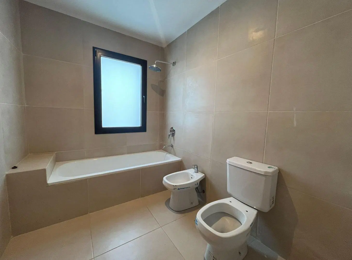 Venta Casa a estrenar 4 amb. Orientacion Norte 3