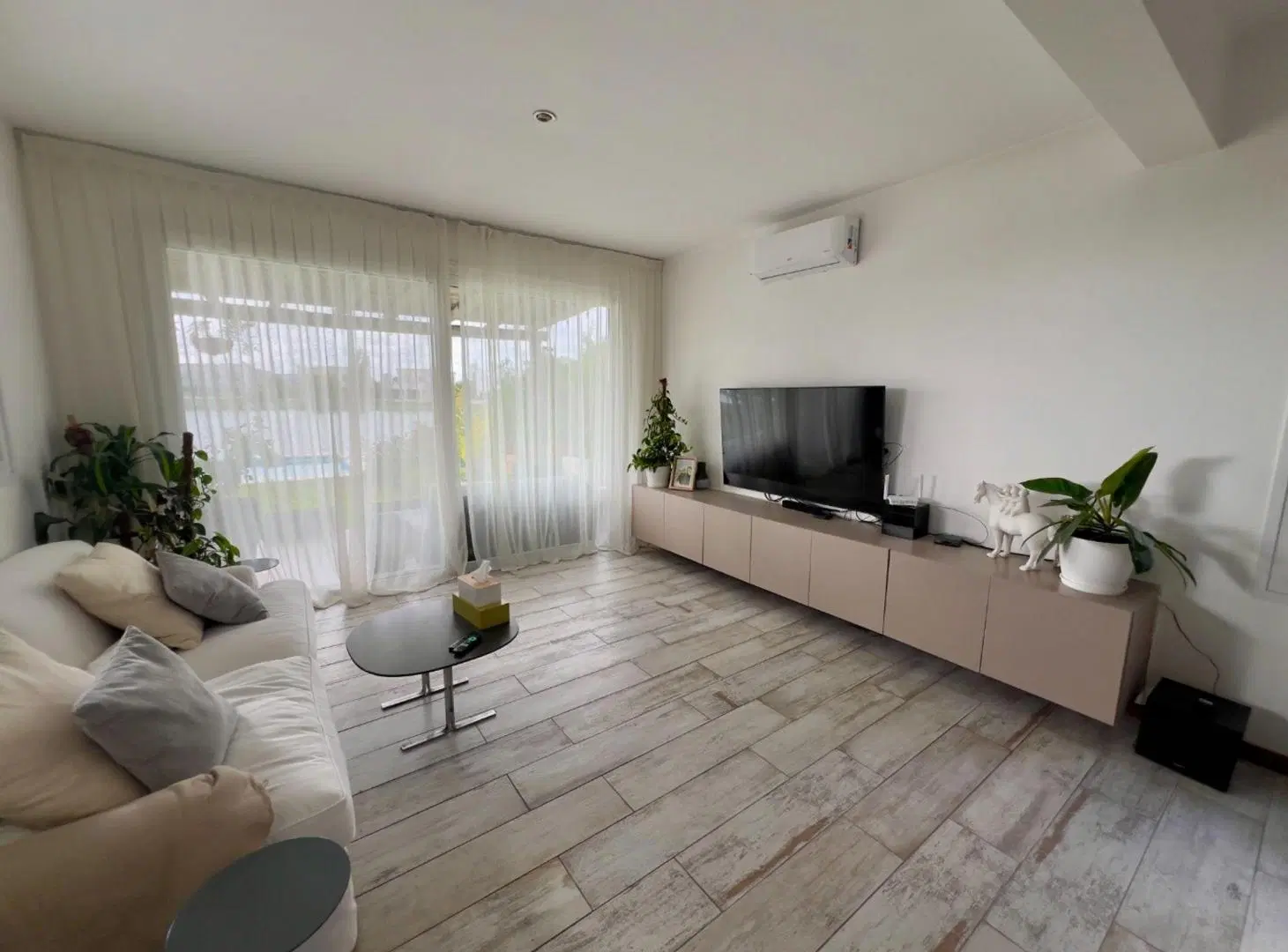 VENTA CASA 6 AMBIENTES CANTON NORTE A LA LAGUNA 3