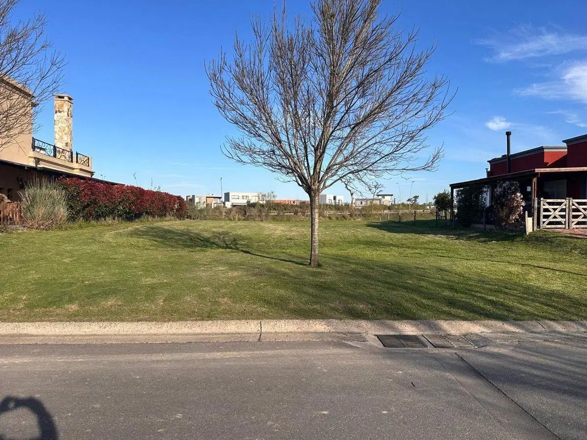 VENTA DE LOTE EN BARRIO MUELLES, PUERTOS DEL LAGO 2