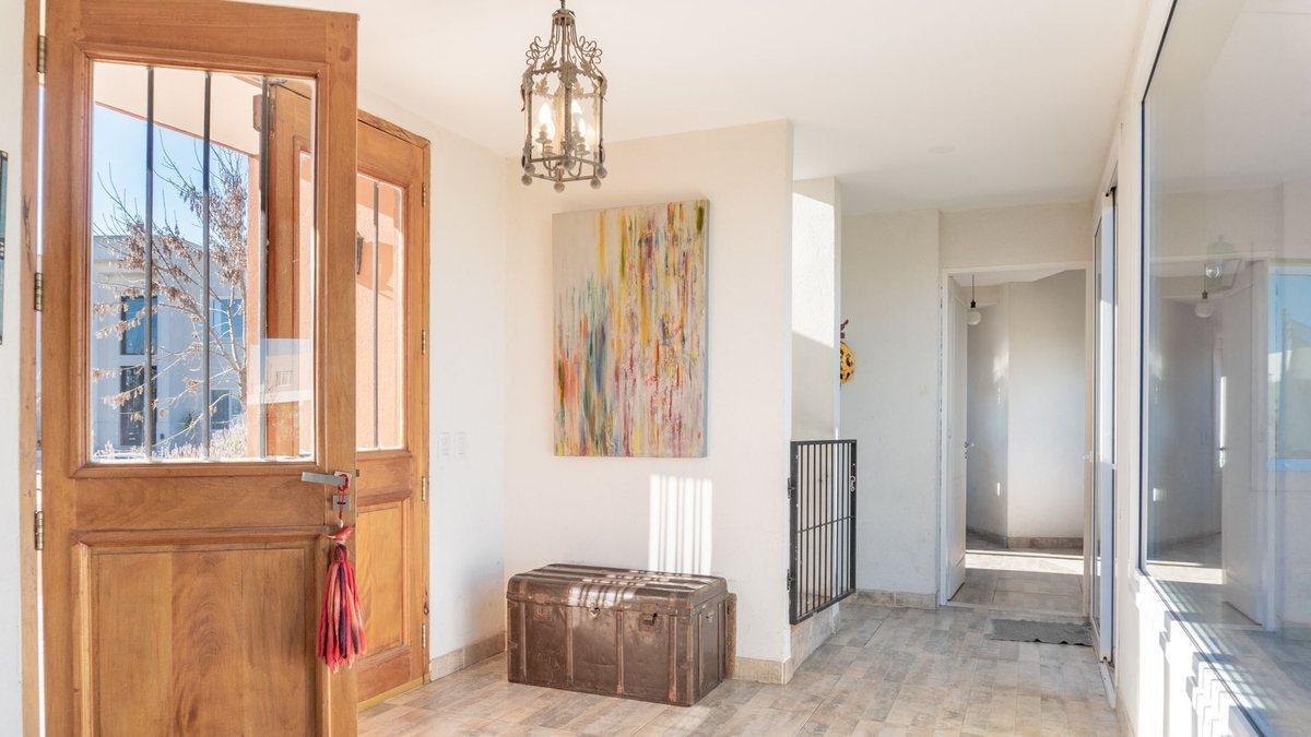 VENTA CASA 5 AMB. EL CANTÓN ISLAS, ESCOBAR PERMUTA