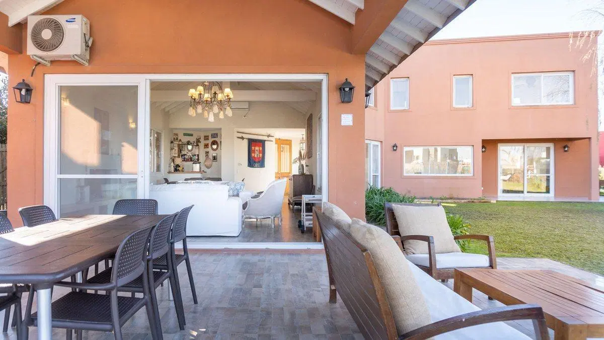 VENTA CASA 5 AMB. EL CANTÓN ISLAS, ESCOBAR PERMUTA 2