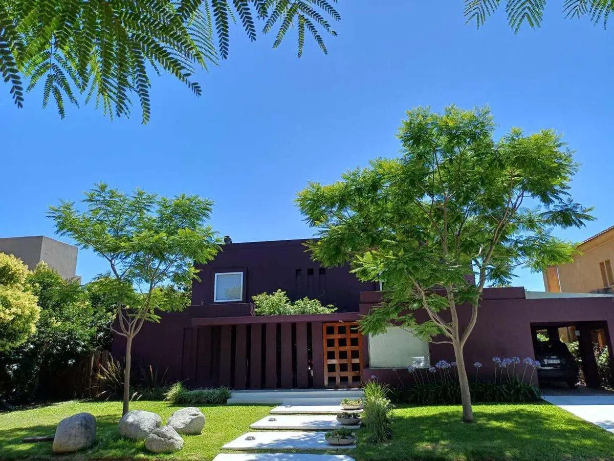 Venta casa moderna en Barrio Laguna del Sol, Tigre 2