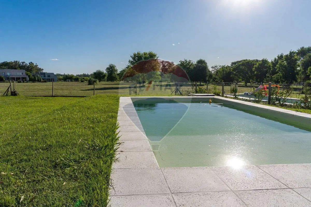 VENTA CASA 6 AMB PISCINA B° SAN SEBASTIÁN PILAR 5