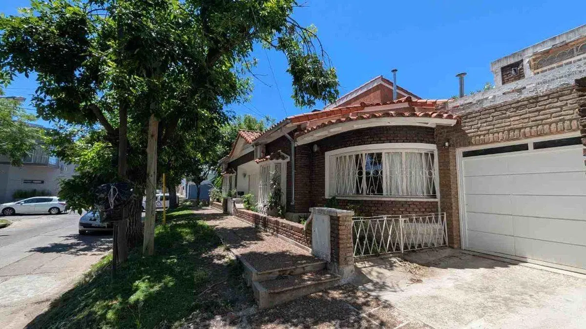 Casa PH Venta 4 dorm. Coch. AptoCredito San Andres 3